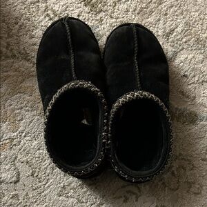 UGG Black tasmans